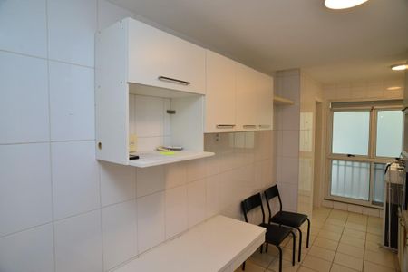 Apartamento para alugar com 105m², 2 quartos e 2 vagas Apartamento para alugar com 105m², 2 quartos e 2 vagasCozinha