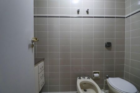 Apartamento para alugar com 220m², 4 quartos e 3 vagasBanheiro Suíte 2