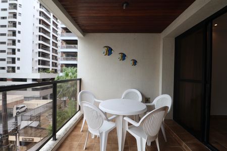 Apartamento para alugar com 220m², 4 quartos e 3 vagasVaranda