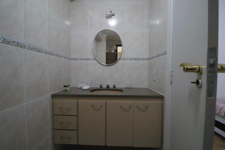 Apartamento para alugar com 220m², 4 quartos e 3 vagasBanheiro Suíte 3