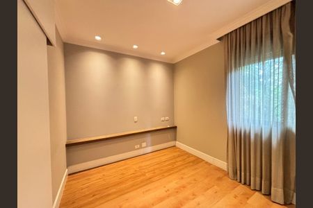 Apartamento para alugar com 200m², 4 quartos e 3 vagas Apartamento para alugar com 200m², 4 quartos e 3 vagasQuarto