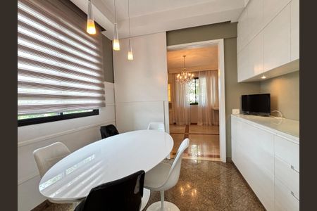 Apartamento para alugar com 200m², 4 quartos e 3 vagas Apartamento para alugar com 200m², 4 quartos e 3 vagasCopa