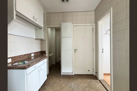 Apartamento para alugar com 200m², 4 quartos e 3 vagas Apartamento para alugar com 200m², 4 quartos e 3 vagasÁrea de Serviço