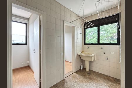 Apartamento para alugar com 200m², 4 quartos e 3 vagas Apartamento para alugar com 200m², 4 quartos e 3 vagasÁrea de Serviço