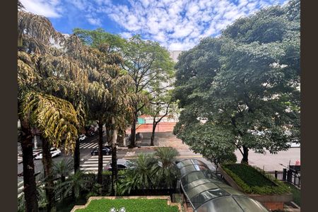 Apartamento para alugar com 200m², 4 quartos e 3 vagas Apartamento para alugar com 200m², 4 quartos e 3 vagasVaranda da Sala Vista