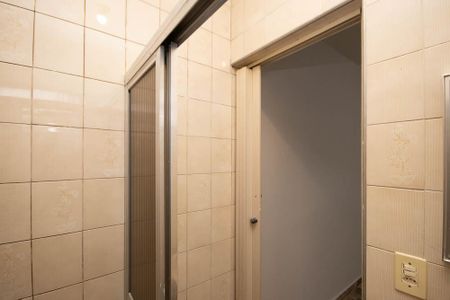 Casa para alugar com 100m², 2 quartos e sem vagaBanheiro da Suíte