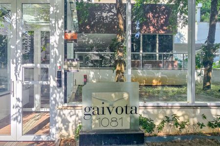 Apartamento à venda com 76m², 2 quartos e 2 vagasFachada