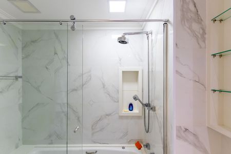 Apartamento à venda com 76m², 2 quartos e 2 vagasBanheiro da Suíte 2