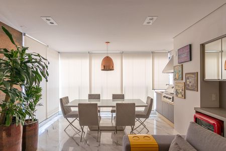 Apartamento à venda com 76m², 2 quartos e 2 vagasSala