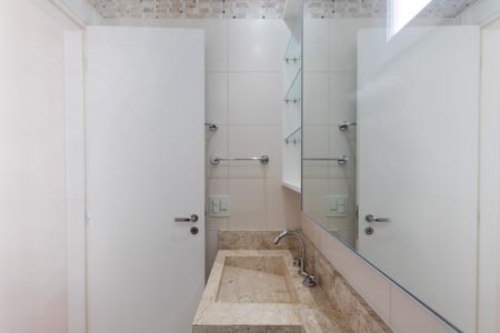Apartamento à venda com 76m², 2 quartos e 2 vagasBanheiro da Suíte 1