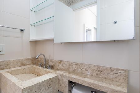 Apartamento à venda com 76m², 2 quartos e 2 vagasBanheiro da Suíte 1