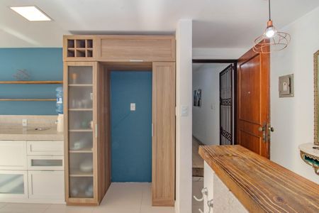 Apartamento à venda com 99m², 2 quartos e 1 vagaCozinha e Área de Serviço