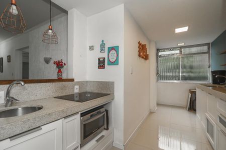 Apartamento à venda com 99m², 2 quartos e 1 vagaCozinha