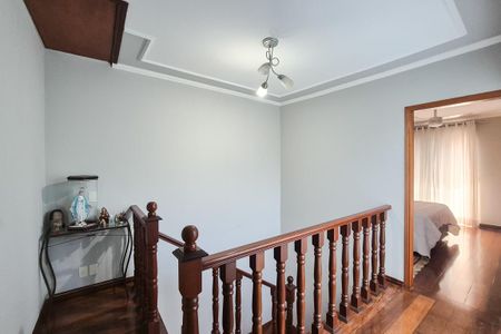 Casa à venda com 250m², 3 quartos e 5 vagas Casa à venda com 250m², 3 quartos e 5 vagascorredor