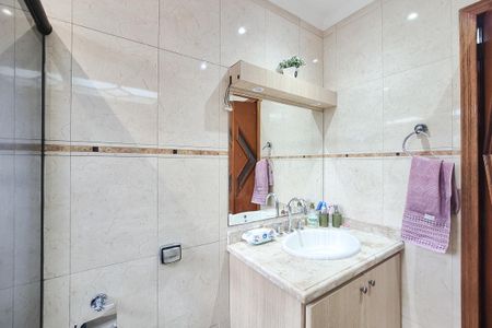 Casa à venda com 250m², 3 quartos e 5 vagas Casa à venda com 250m², 3 quartos e 5 vagasBanheiro da Suíte 1