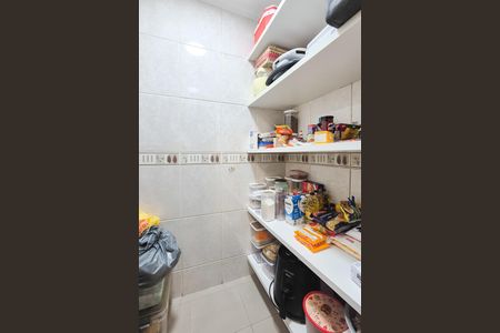Casa à venda com 250m², 3 quartos e 5 vagas Casa à venda com 250m², 3 quartos e 5 vagasCozinha - dispensa