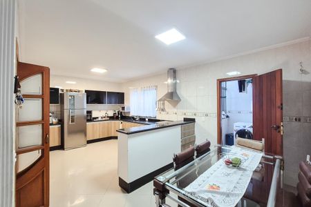 Casa à venda com 250m², 3 quartos e 5 vagas Casa à venda com 250m², 3 quartos e 5 vagasCozinha