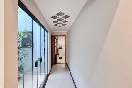 Casa à venda com 250m², 3 quartos e 5 vagas Casa à venda com 250m², 3 quartos e 5 vagascorredor