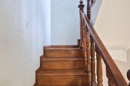 Casa à venda com 250m², 3 quartos e 5 vagas Casa à venda com 250m², 3 quartos e 5 vagascorredor