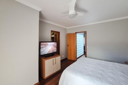Casa à venda com 250m², 3 quartos e 5 vagas Casa à venda com 250m², 3 quartos e 5 vagasSuíte 1