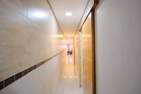 Casa à venda com 100m², 3 quartos e 4 vagasCorredor