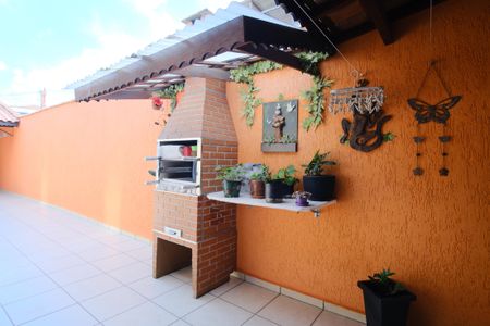 Casa à venda com 100m², 3 quartos e 4 vagasQuintal e Espaço Gourmet