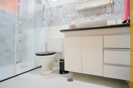 Casa à venda com 100m², 3 quartos e 4 vagasBanheiro da Suíte