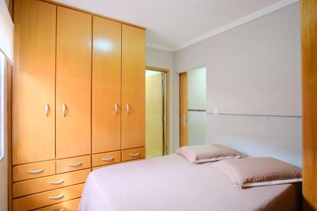 Casa à venda com 100m², 3 quartos e 4 vagasSuíte