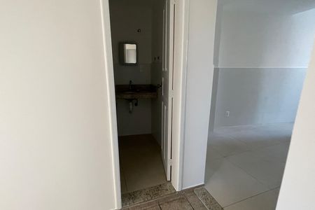 Corredor de apartamento para alugar com 2 quartos, 63m² em Jardim Vinte E Cinco de Agosto, Duque de Caxias