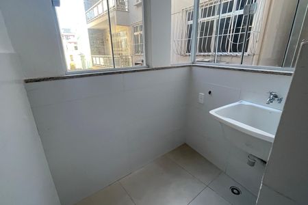 Área de Serviço de apartamento para alugar com 2 quartos, 63m² em Jardim Vinte E Cinco de Agosto, Duque de Caxias