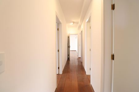 Apartamento à venda com 160m², 4 quartos e 2 vagasCorredor