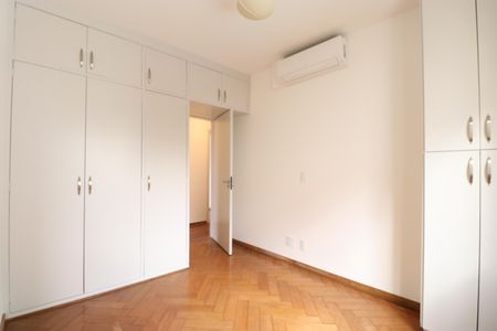 Apartamento à venda com 160m², 4 quartos e 2 vagasSuíte 1