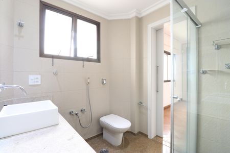 Apartamento à venda com 160m², 4 quartos e 2 vagasBanheiro da Suíte 2