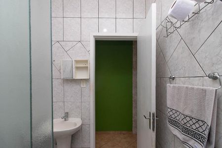 Casa à venda com 210m², 3 quartos e 2 vagasBanheiro