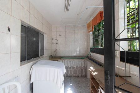 Casa à venda com 210m², 3 quartos e 2 vagasÁrea de Serviço