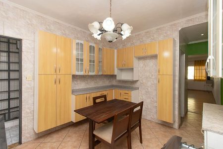 Casa à venda com 210m², 3 quartos e 2 vagasCozinha