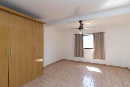 Casa à venda com 210m², 3 quartos e 2 vagasQuarto Suíte 1