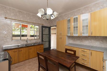 Casa à venda com 210m², 3 quartos e 2 vagasCozinha