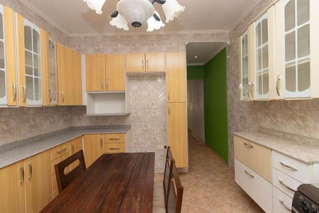 Casa à venda com 210m², 3 quartos e 2 vagasCozinha