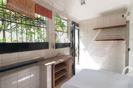 Casa à venda com 210m², 3 quartos e 2 vagasÁrea de Serviço