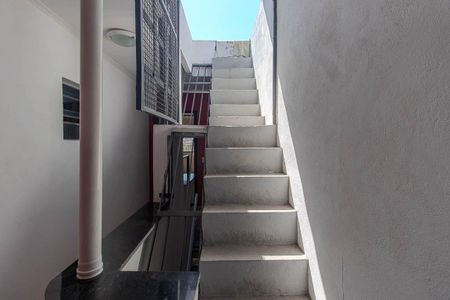 Casa à venda com 210m², 3 quartos e 2 vagasEscada para laje