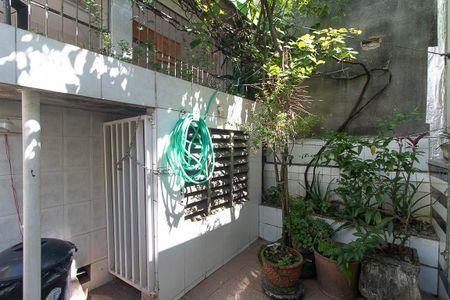 Casa à venda com 210m², 3 quartos e 2 vagasQuintal