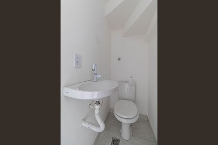 Lavabo de casa para alugar com 2 quartos, 75m² em Itaquera, São Paulo