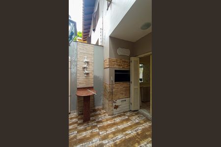 Casa à venda com 100m², 2 quartos e 1 vaga Casa à venda com 100m², 2 quartos e 1 vagaÁrea de Serviço