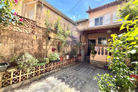Casa à venda com 180m², 3 quartos e 2 vagasQuintal