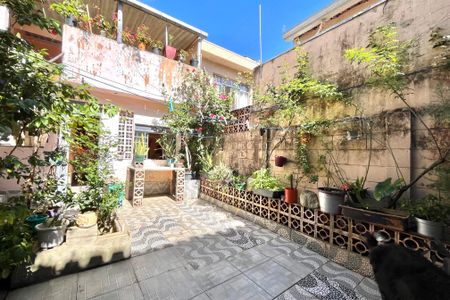 Casa à venda com 180m², 3 quartos e 2 vagasQuintal