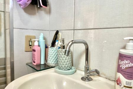 Casa à venda com 180m², 3 quartos e 2 vagasBanheiro