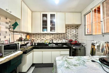 Casa à venda com 180m², 3 quartos e 2 vagasCozinha