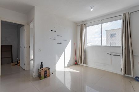 Sala de apartamento para alugar com 2 quartos, 40m² em Rubem Berta, Porto Alegre