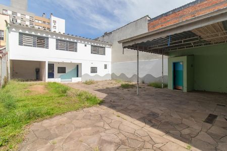 Casa para alugar com 300m², 3 quartos e 5 vagasQuintal